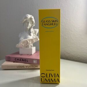 Glass Skin Tanghulu Shine mascara cleansing foam by Olivia        Umma